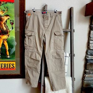 Men’s baggy Empyre cargo pants, size 28